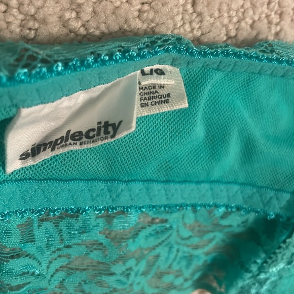 Floral Lace Bandeau - Picture 4 of 6